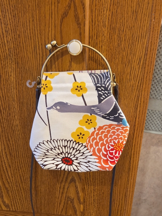 ino-kichi Kyoto Handbags - Canvas Floral Frame-Top Crossbody Bag in White, Yellow, Orange and Blue